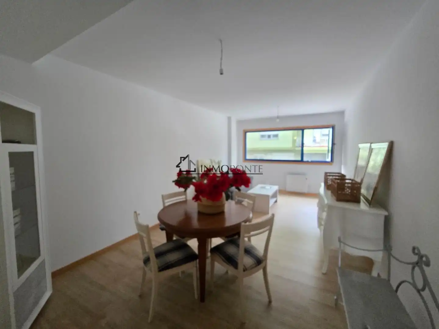 Sala de estar de Piso en venta en Soutomaior con Calefacción, Terraza y Trastero