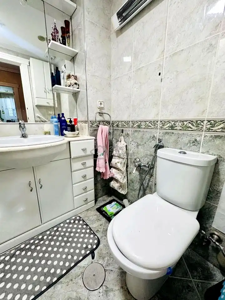 Badezimmer von Wohnungen zum Verkauf in Finestrat mit Klimaanlage, Privatgarten und Terrasse