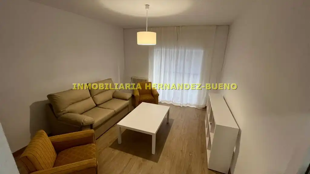 Wohnzimmer von Wohnung zur Miete in Salamanca mit Heizung, Möbliert und Balkon