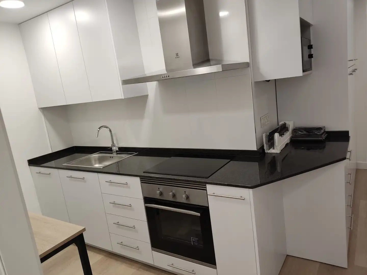 Kitchen of Flat for share in Madrid  with Heating, Furnished and Oven