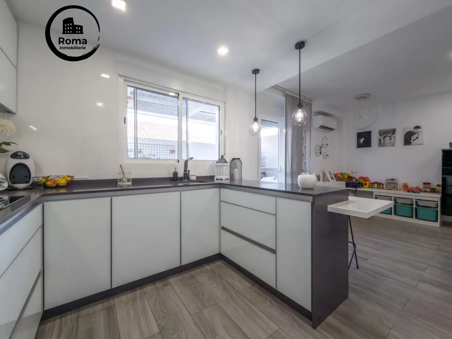 Kitchen of Detached homes for sale in Cenes de la Vega  with Air Conditioner, Heating and Terrace