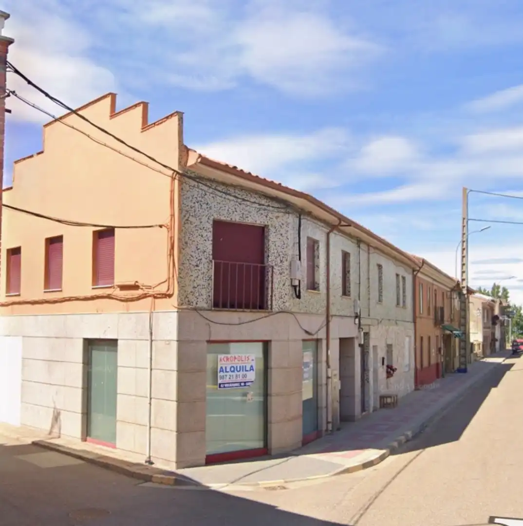 Vista exterior de Casa o xalet en venda en Santa Cristina de Valmadrigal amb Calefacció i Moblat
