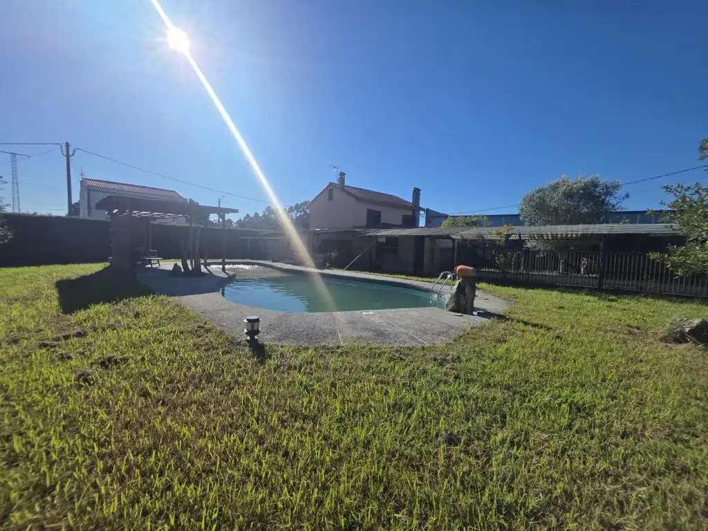 Swimming pool of Houses for sale in Boiro  with Heating, Private garden and Parquet flooring