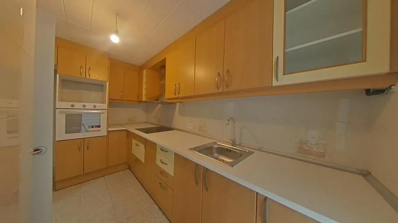 Cocina de Piso en venta en Sant Boi de Llobregat con Balcón