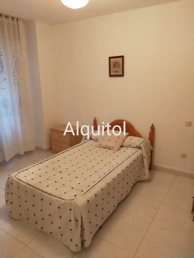 Schlafzimmer von Wohnung zur untervermieten in Toledo mit Heizung, Parkett und Möbliert