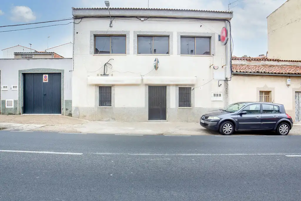 Local commercial à vendre à C/ Miguel Hernández