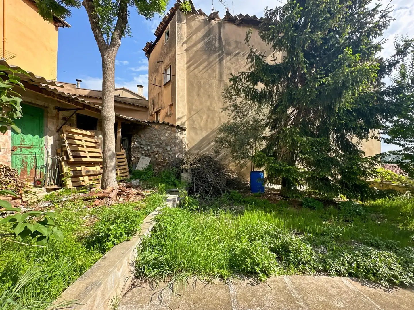 Einfamilien-Reihenhaus zum Verkauf in Berga mit Heizung und Balkon