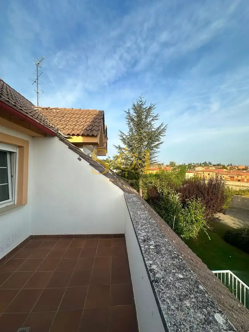 Casa pareada con terraza en venta en Calle Federico Castañón, imagen 85