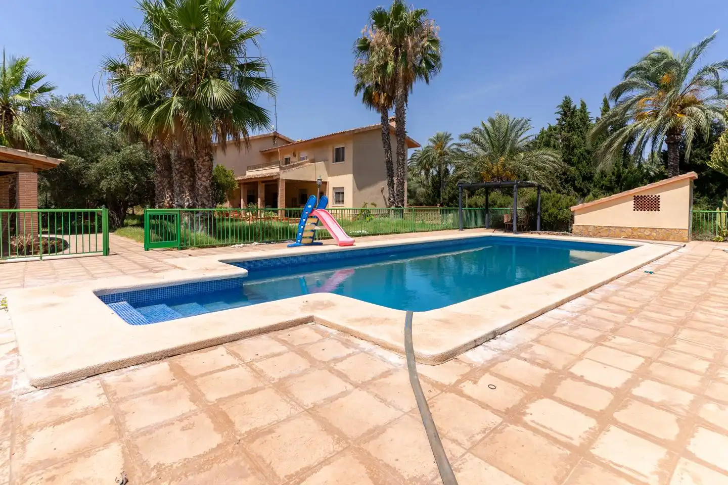 Piscina de Casa o xalet en venda en Elche / Elx amb Calefacció, Terrassa i Traster