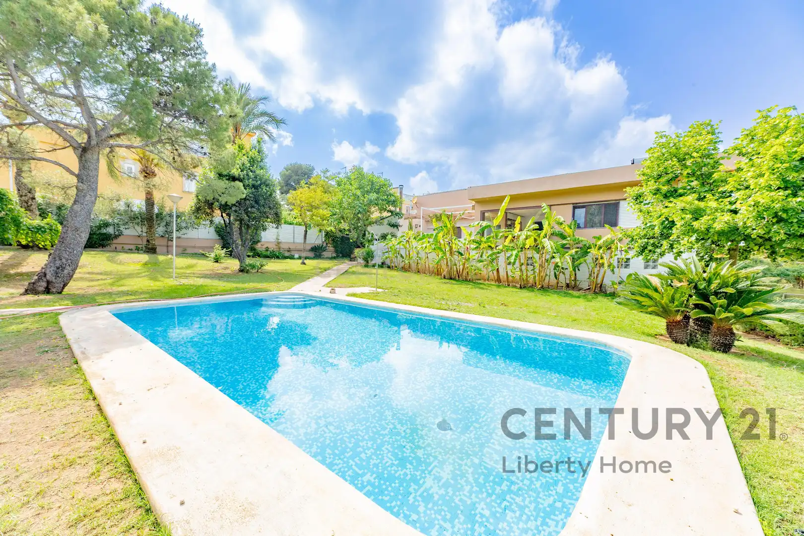 Exterior view of Houses for sale in Torrent  with Air Conditioner, Private garden and Swimming Pool