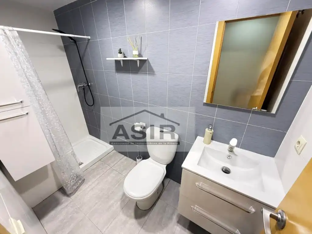 Baño de Piso en venta en Alzira con Terraza