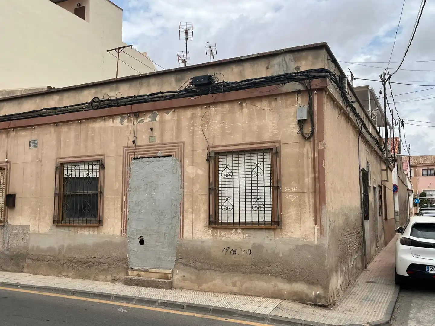 Vista exterior de Casa adosada en venda en Cartagena amb Traster
