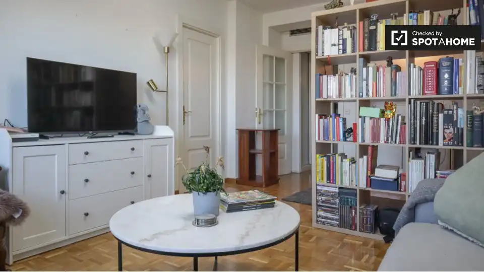 Piso con terraza en alquiler en Fuencarral - El Pardo, imagen 4