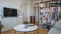 Sala d'estar de Pis de lloguer en  Madrid Capital amb Aire condicionat, Calefacció i Moblat