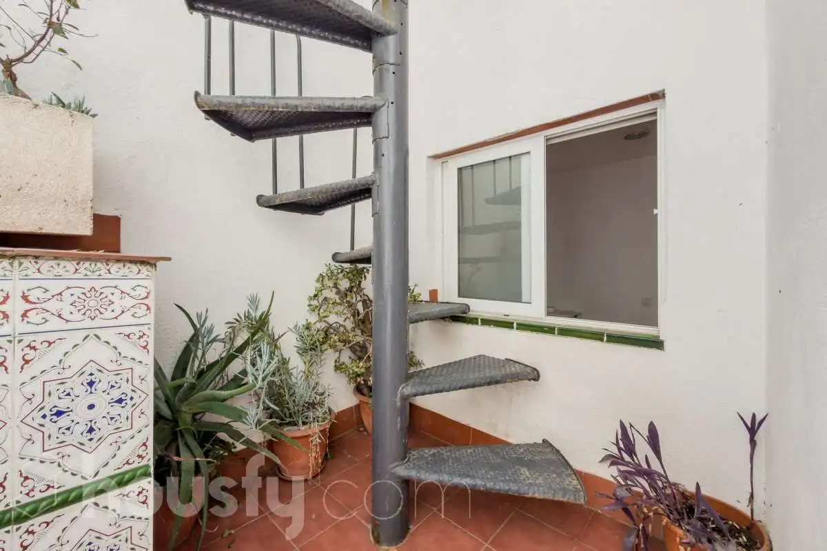 Balcony of Houses for sale in Badalona  with Air Conditioner, Heating and Terrace