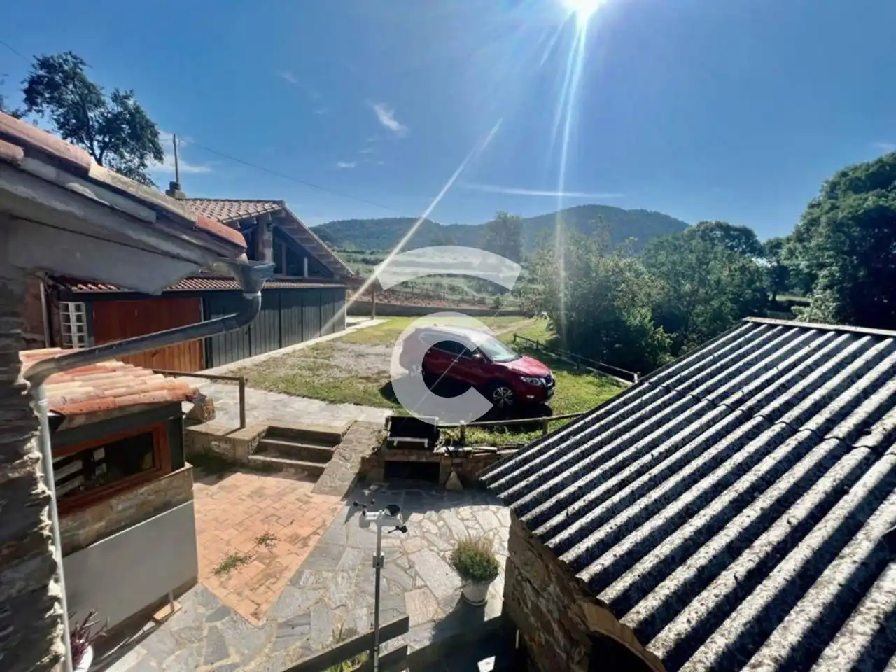 Vista exterior de Finca rústica en venda en Les Llosses amb Calefacció, Jardí privat i Parquet