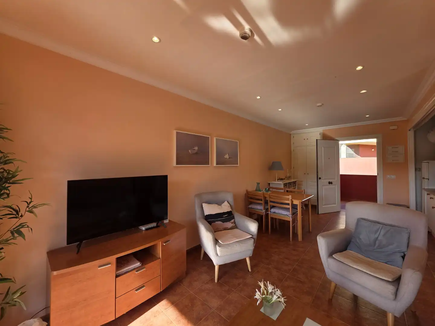Wohnzimmer von Wohnungen zum Verkauf in La Línea de la Concepción mit Klimaanlage, Terrasse und Schwimmbad