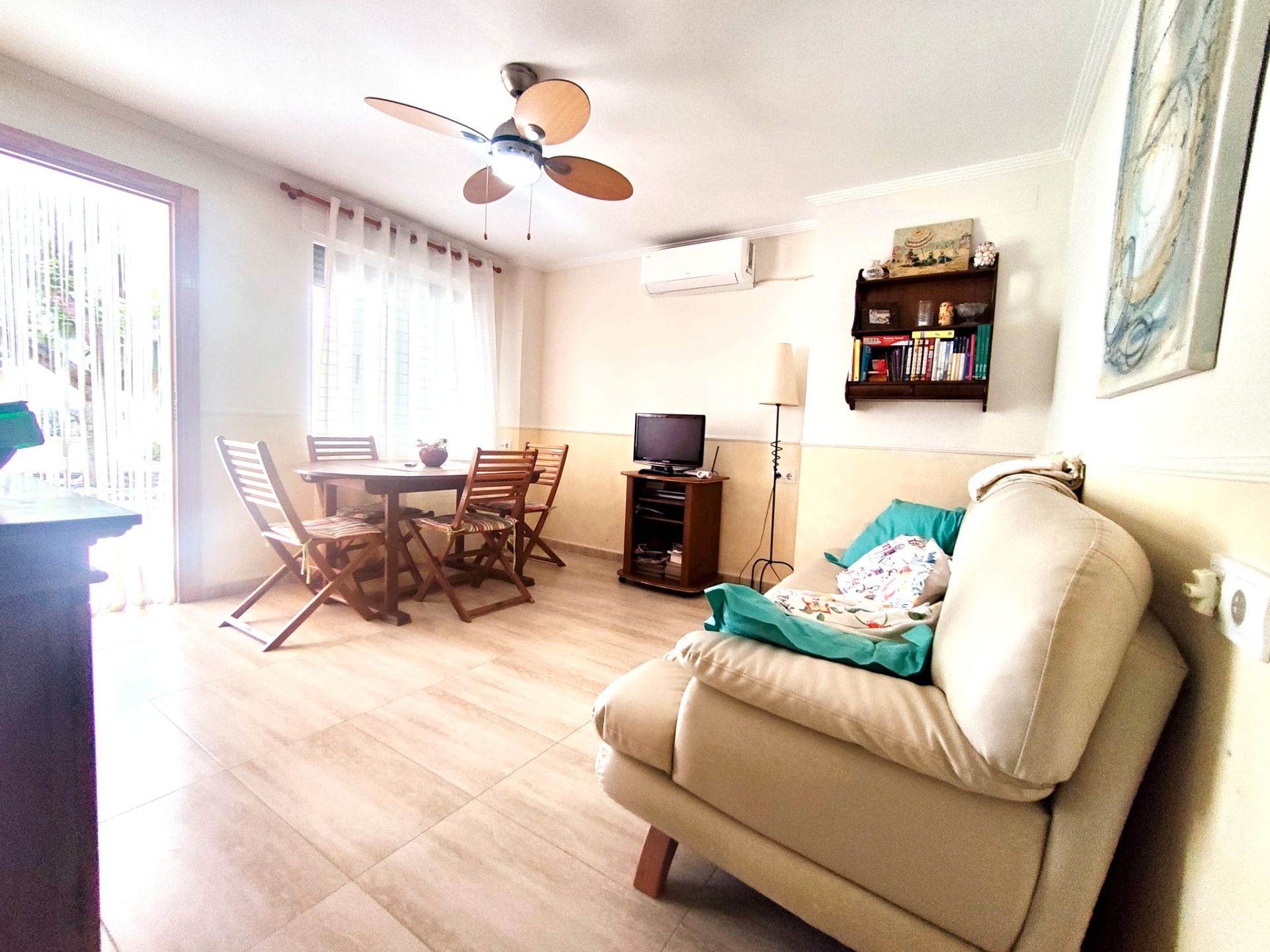Sala d'estar de Planta baixa en venda en Santa Pola amb Aire condicionat, Calefacció i Terrassa