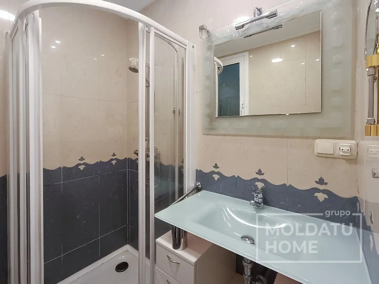 Baño de Piso en venta en Donostia - San Sebastián  con Calefacción y Terraza