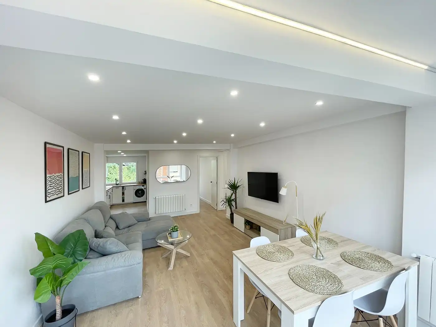 Sala d'estar de Apartament en venda en Santander amb Calefacció, Parquet i Moblat
