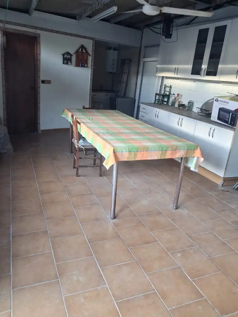 Cuina de Casa o xalet en venda en Girona amb Calefacció, Jardí privat i Terrassa