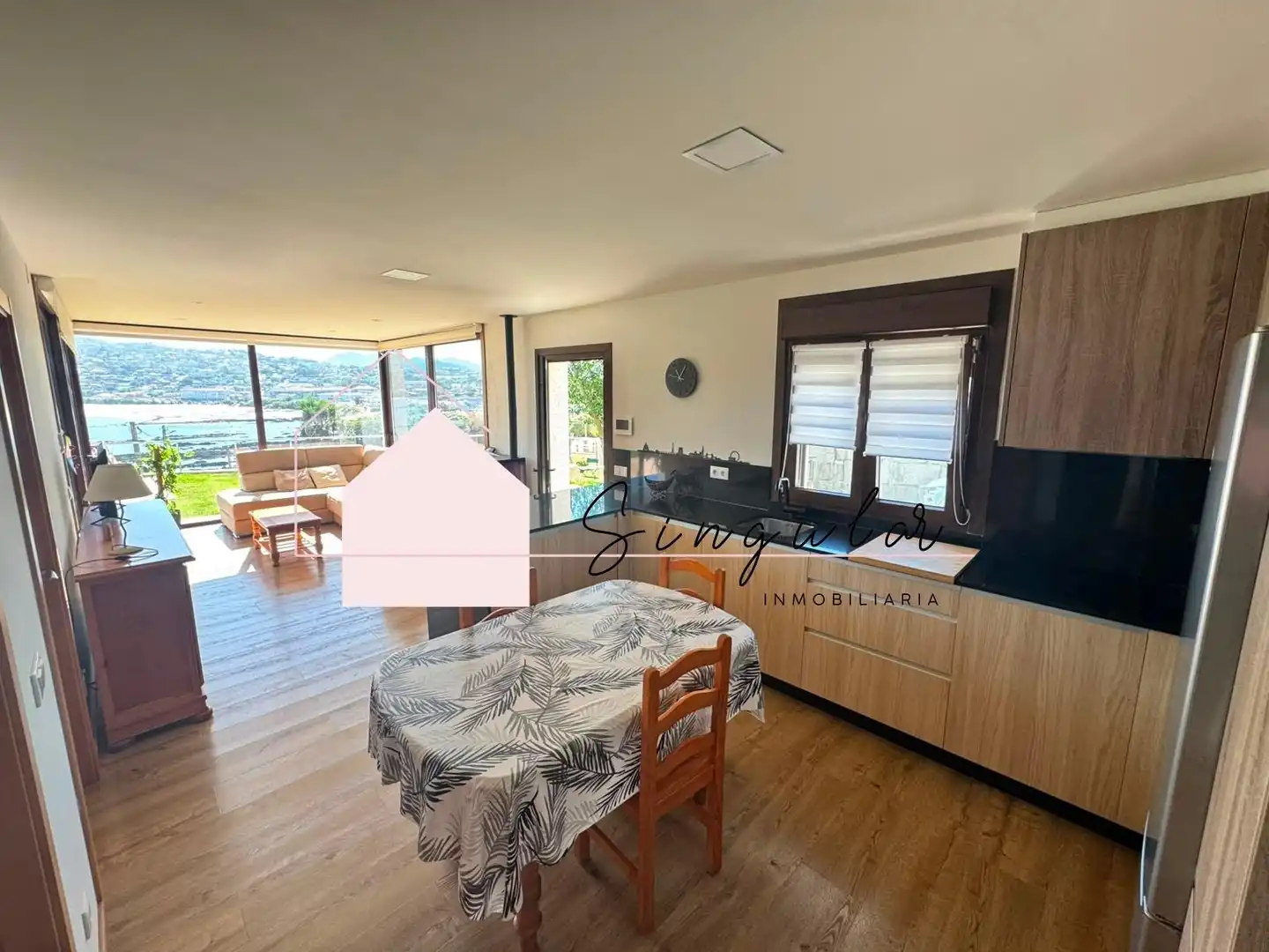 Sala de estar de Casa adosada de alquiler en Nigrán con Jardín privado y Piscina comunitaria