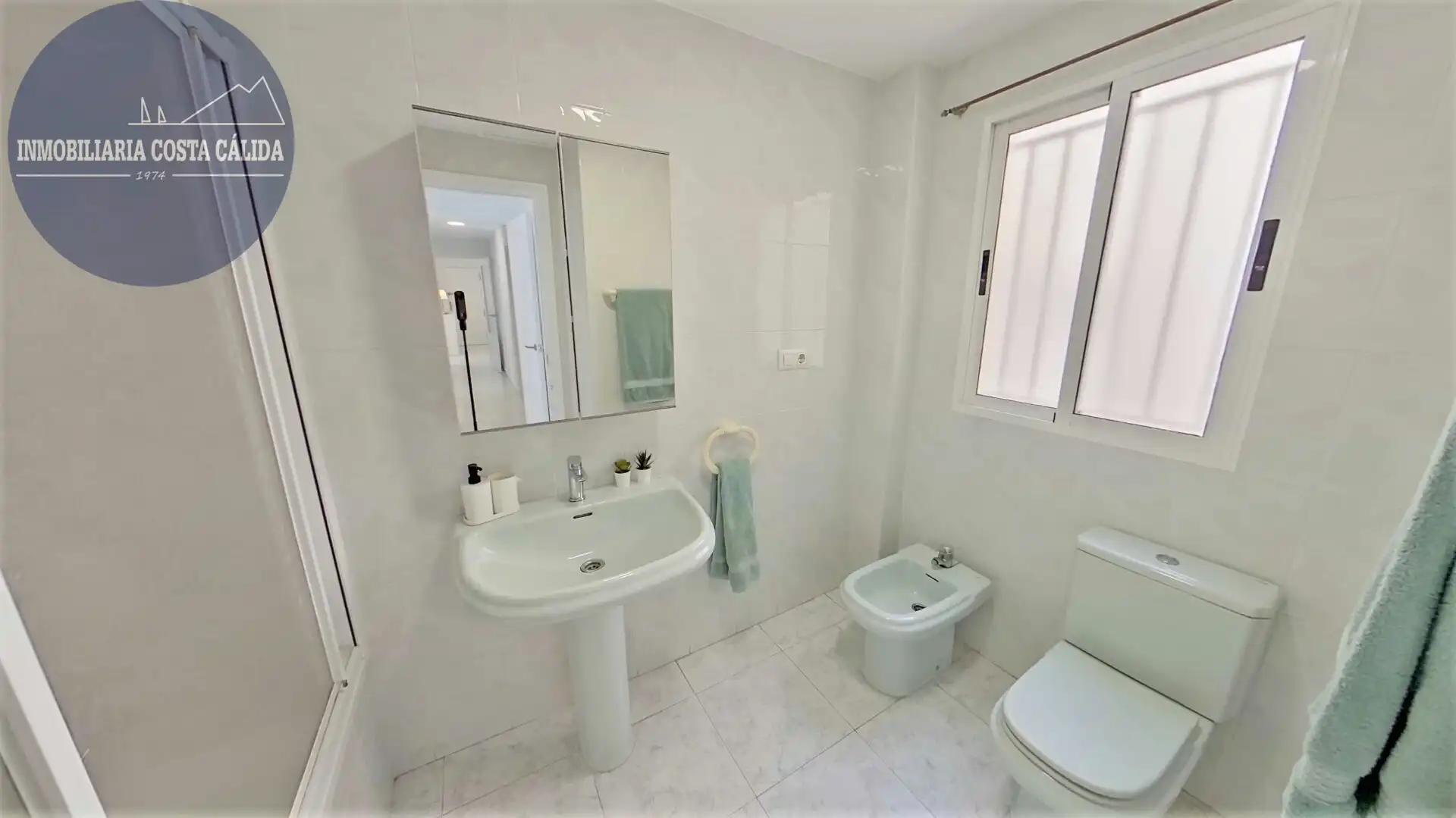 Baño de Piso en venta en Águilas con Amueblado, Horno y Microondas