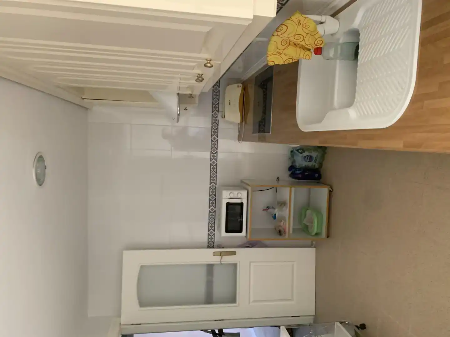Badezimmer von Wohnung zur Miete in Fuengirola mit Klimaanlage und Schwimmbad