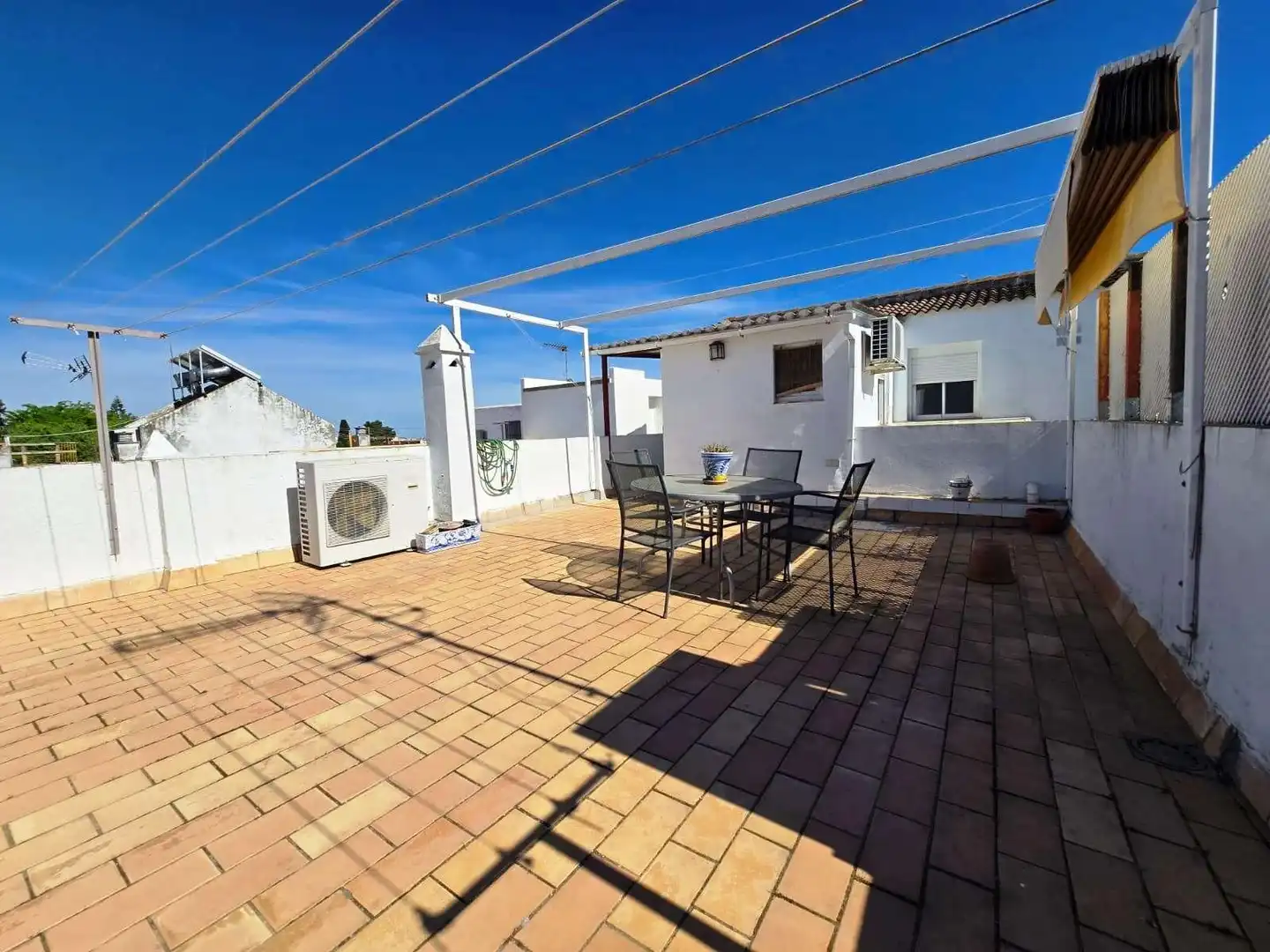 Terrassa de Casa o xalet en venda en Castilleja de la Cuesta amb Aire condicionat, Terrassa i Balcó