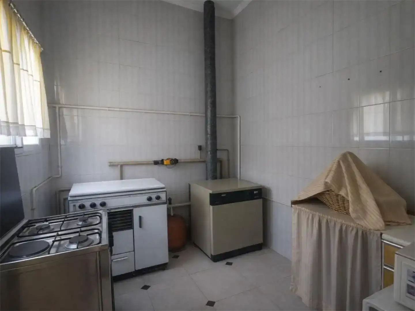 Cocina de Casa o chalet en venta en Torrejón de Ardoz con Jardín privado, Trastero y Piscina