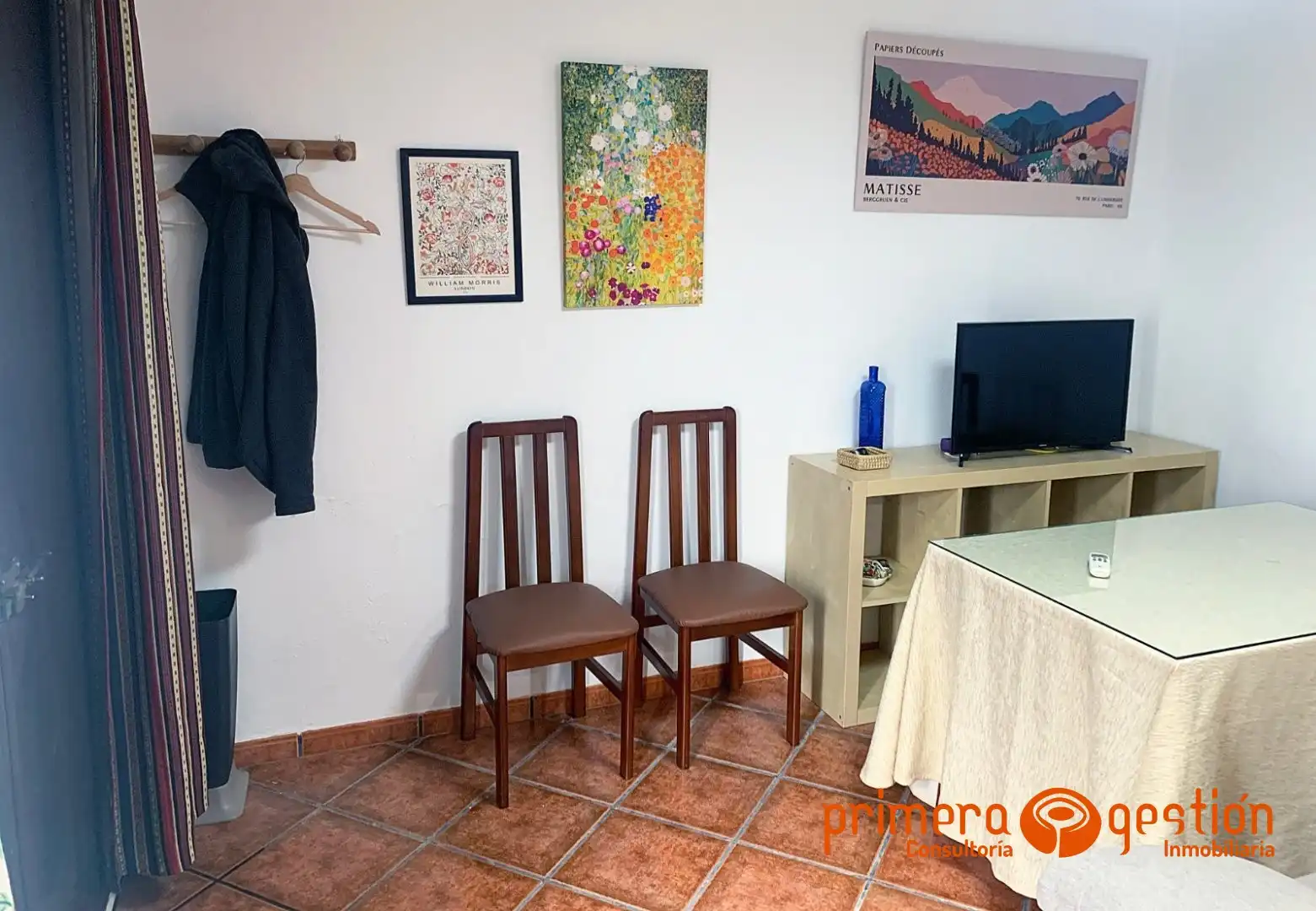 Menjador de Casa o xalet en venda en Constantina amb Terrassa i Moblat