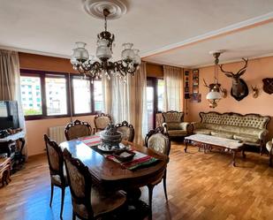 Living room of Flat for sale in Valladolid Capital  with Heating, Parquet flooring and Terrace