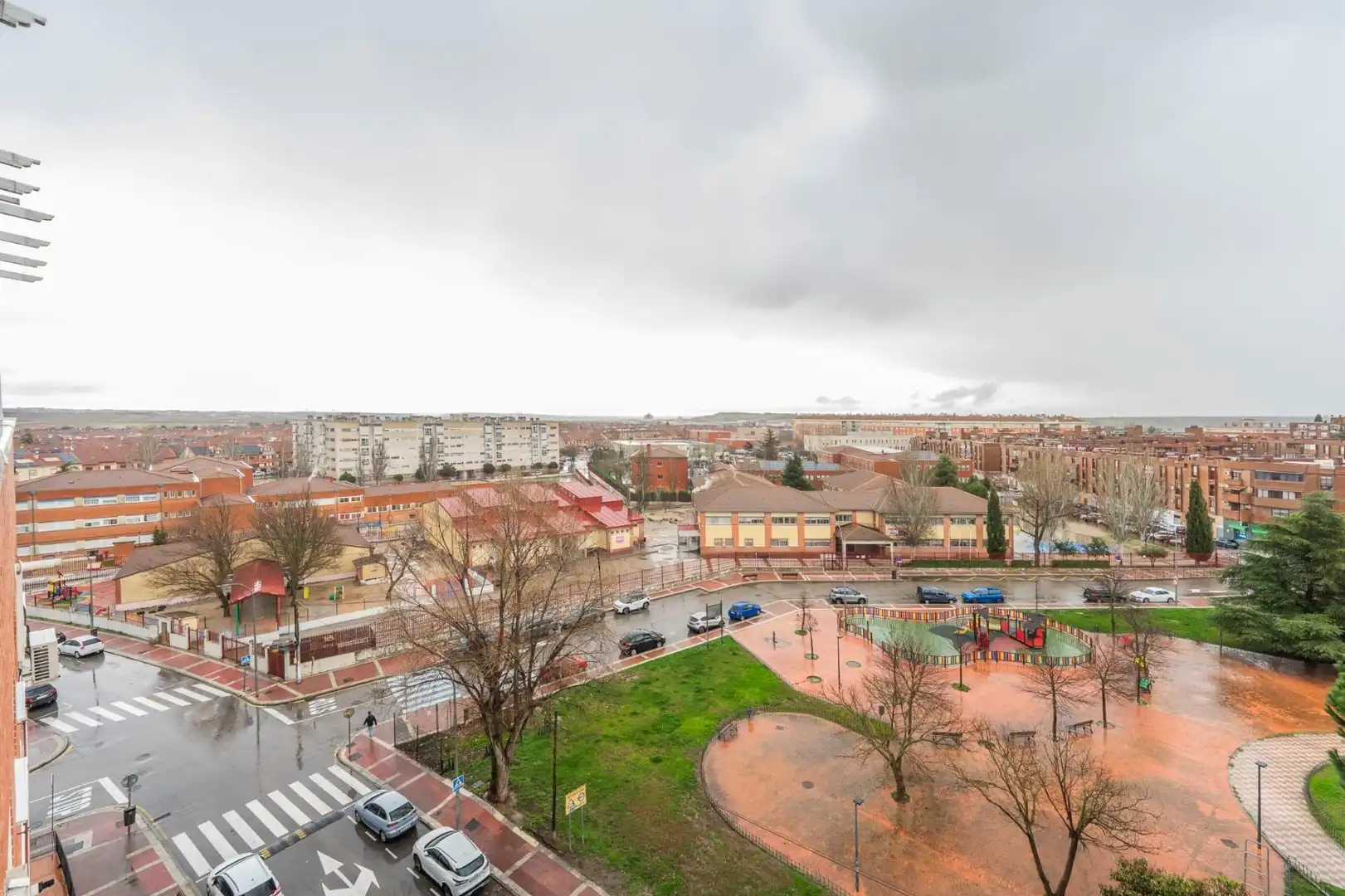 Vista exterior de Àtic en venda en Parla amb Aire condicionat, Calefacció i Jardí privat