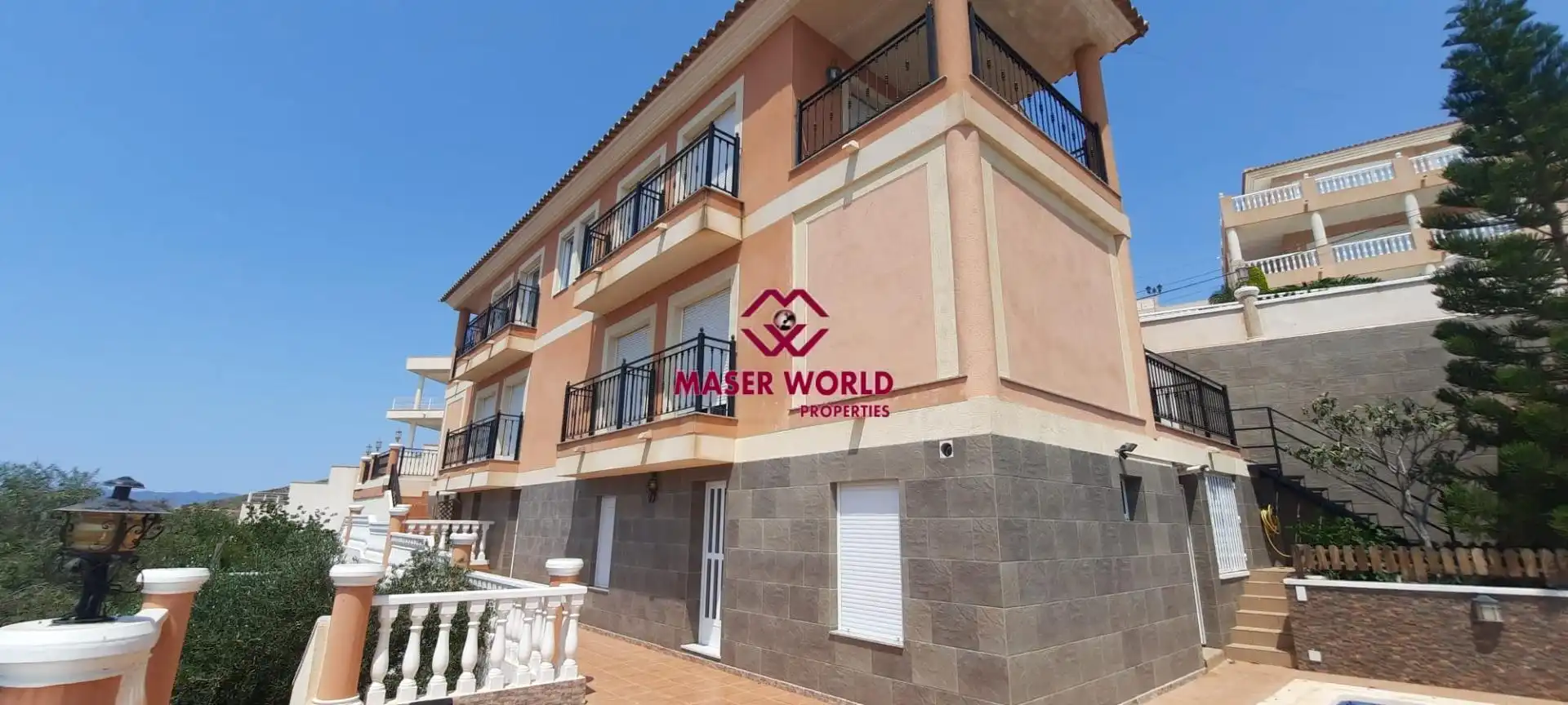Vista exterior de Casa o xalet en venda en Mazarrón amb Jardí privat, Terrassa i Piscina
