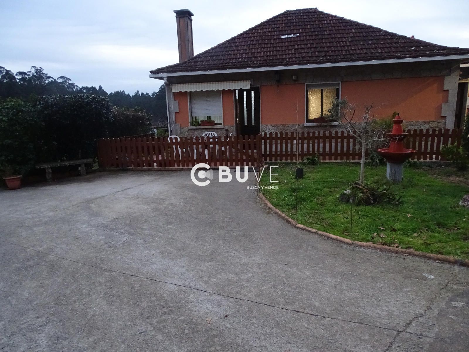 Vista exterior de Casa o xalet en venda en Moraña amb Calefacció, Jardí privat i Parquet