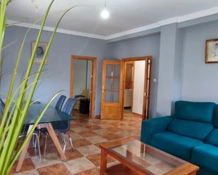 Sala d'estar de Casa o xalet en venda en Jun amb Aire condicionat i Terrassa