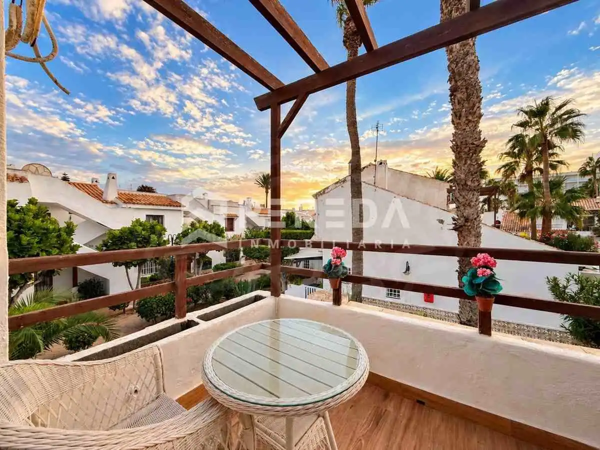 Studio mit Pool zum Verkauf in Avenida ENTREMARES (U)