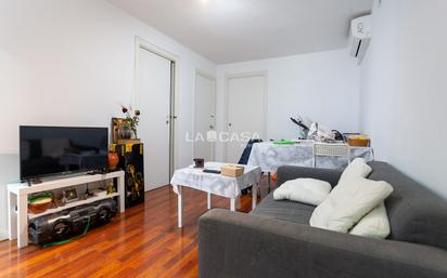 Living room of Flat for sale in L'Hospitalet de Llobregat  with Balcony