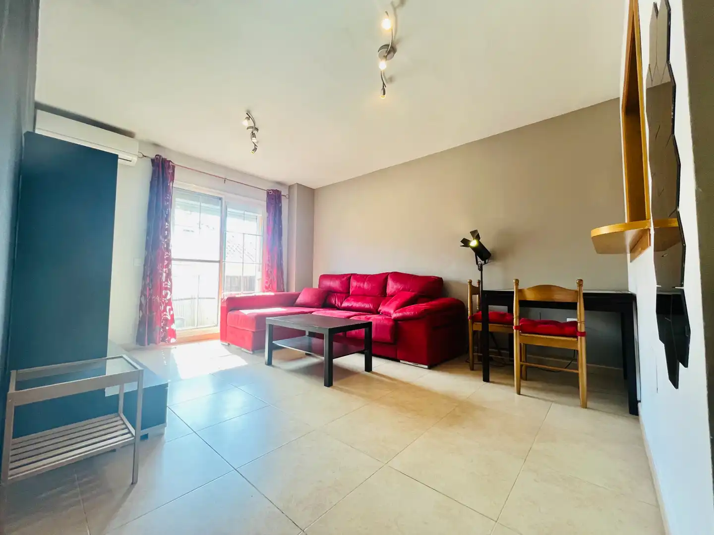 Vista exterior de Piso en venta en Alhaurín de la Torre con Aire acondicionado, Trastero y Amueblado