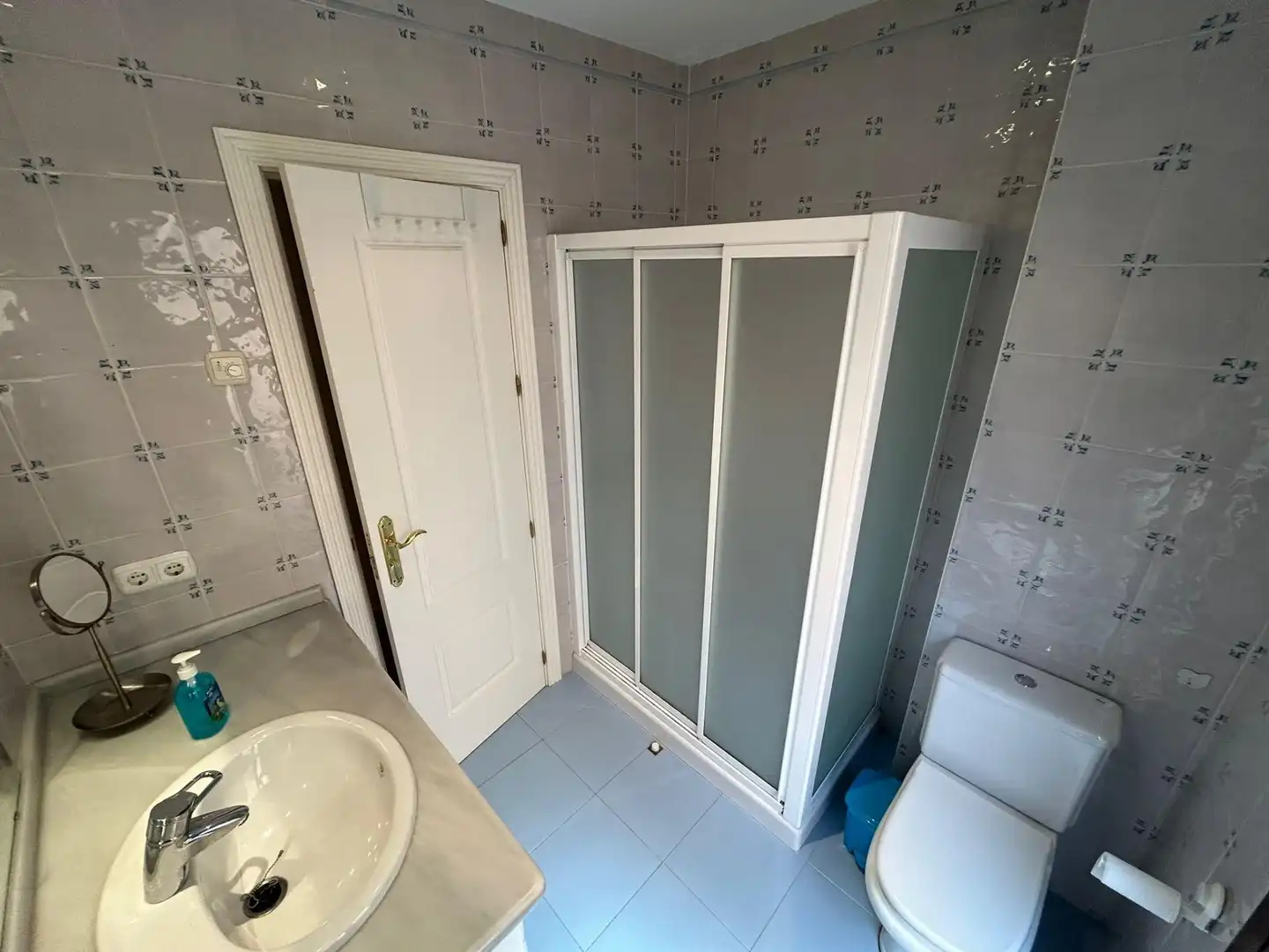 Bany de Pis en venda en Antequera amb Aire condicionat, Calefacció i Moblat