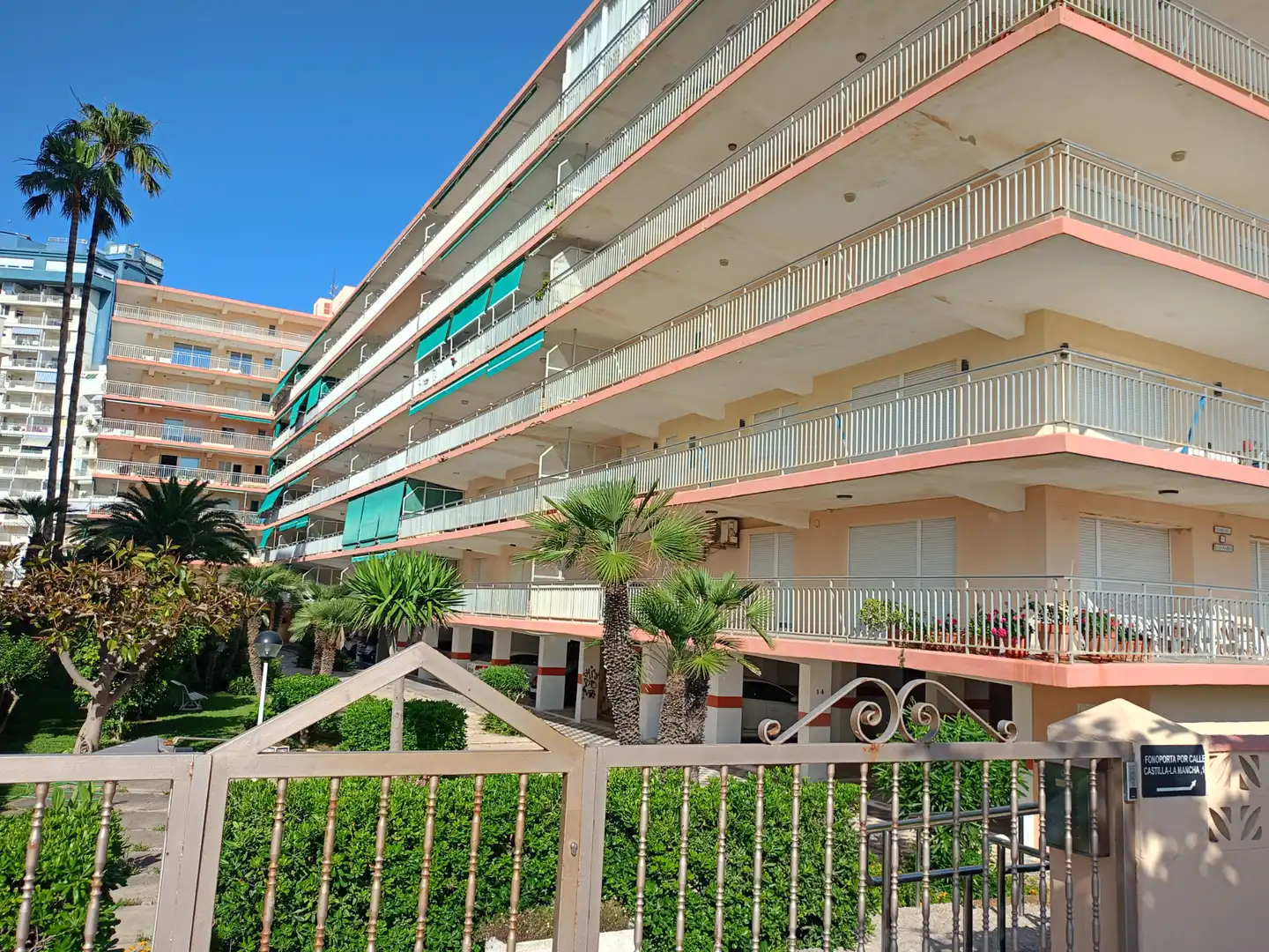 Außenansicht von Wohnung zum Verkauf in Gandia mit Klimaanlage, Terrasse und Möbliert