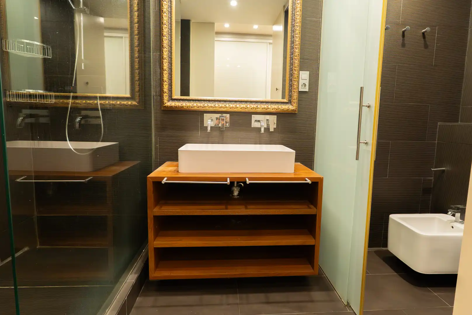 Bathroom of Flat for sale in Barcelona  with Air Conditioner, Heating and Parquet flooring