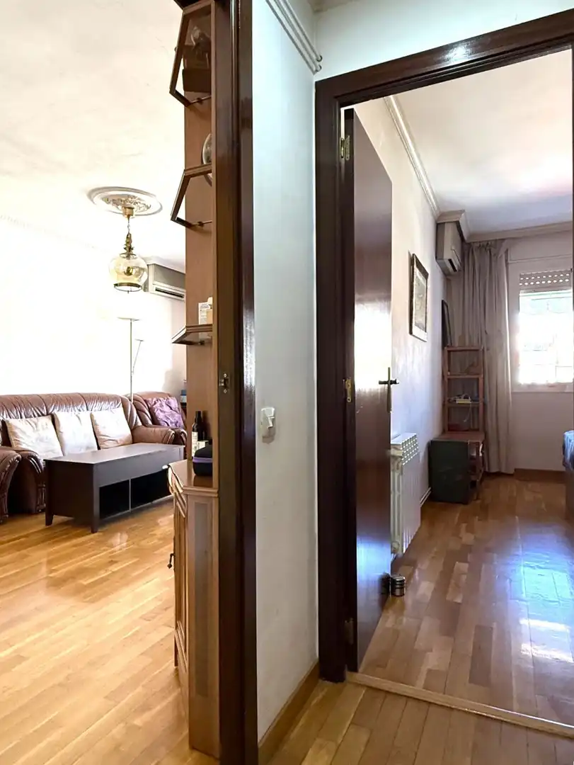 Wohnung zum Verkauf in Sant Boi de Llobregat mit Klimaanlage, Heizung und Parkett