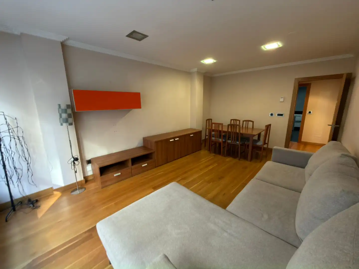 Sala d'estar de Pis en venda en Pontevedra Capital  amb Calefacció, Parquet i Traster