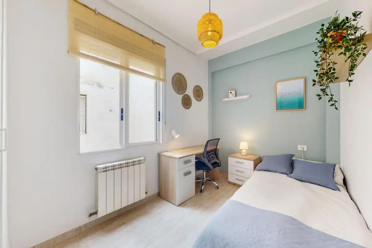 Schlafzimmer von Wohnungen zur untervermieten in Castellón de la Plana / Castelló de la Plana mit Möbliert, Waschmaschine und Mikrowelle