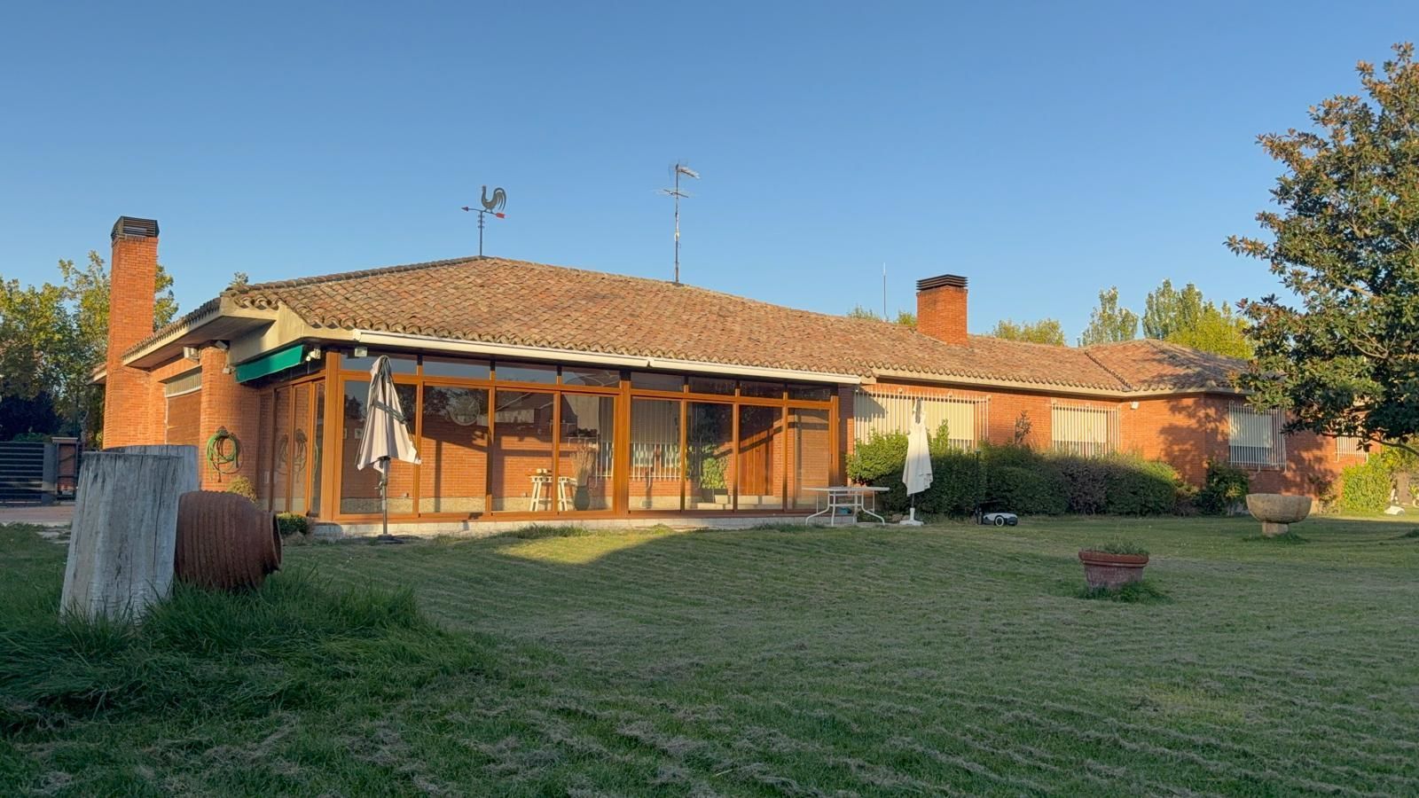 Exterior view of House or chalet to rent in Valladolid Capital  with Heating, Private garden and Swimming Pool
