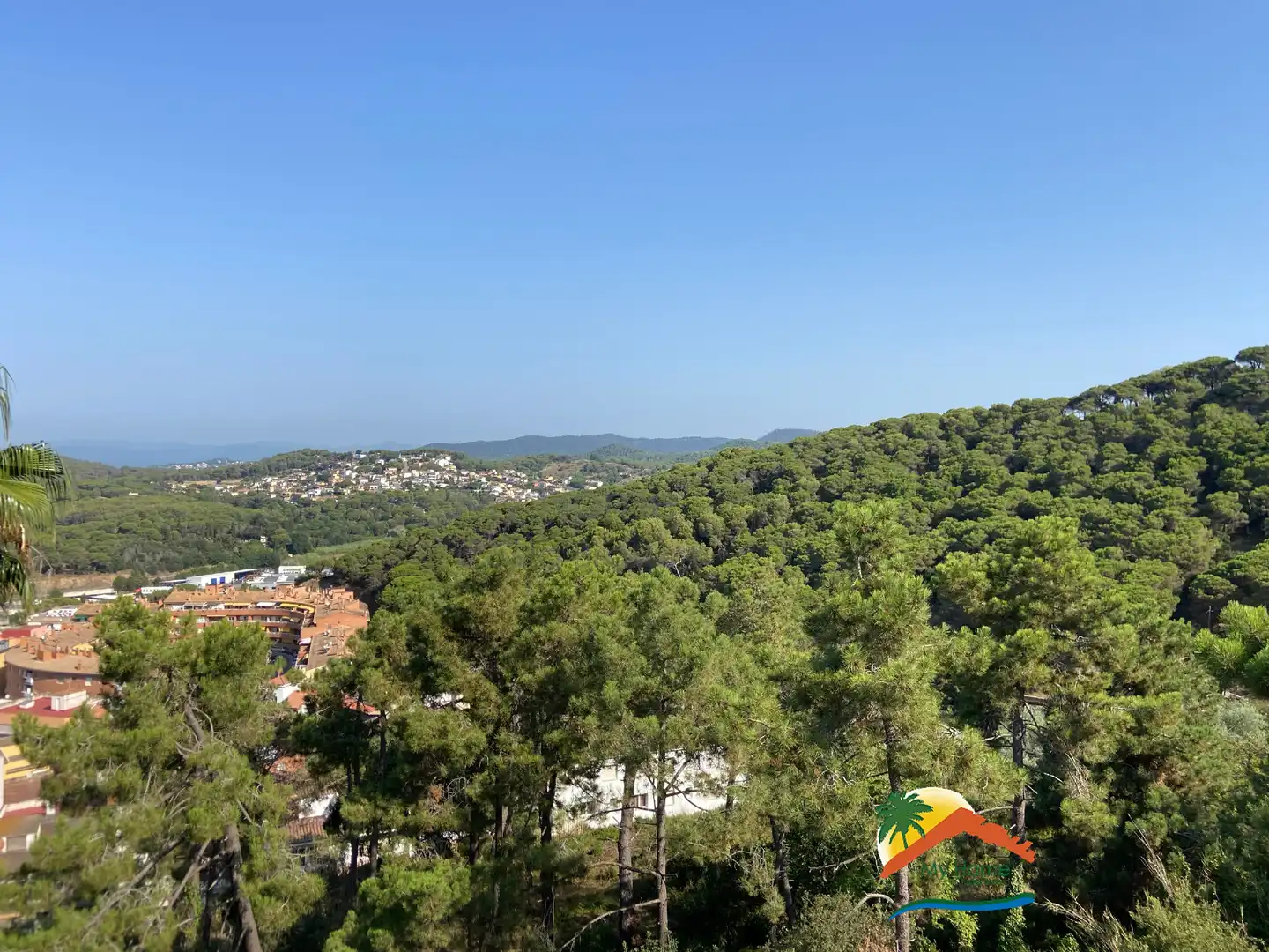 Vista exterior de Casa adosada en venda en Blanes amb Aire condicionat, Calefacció i Jardí privat