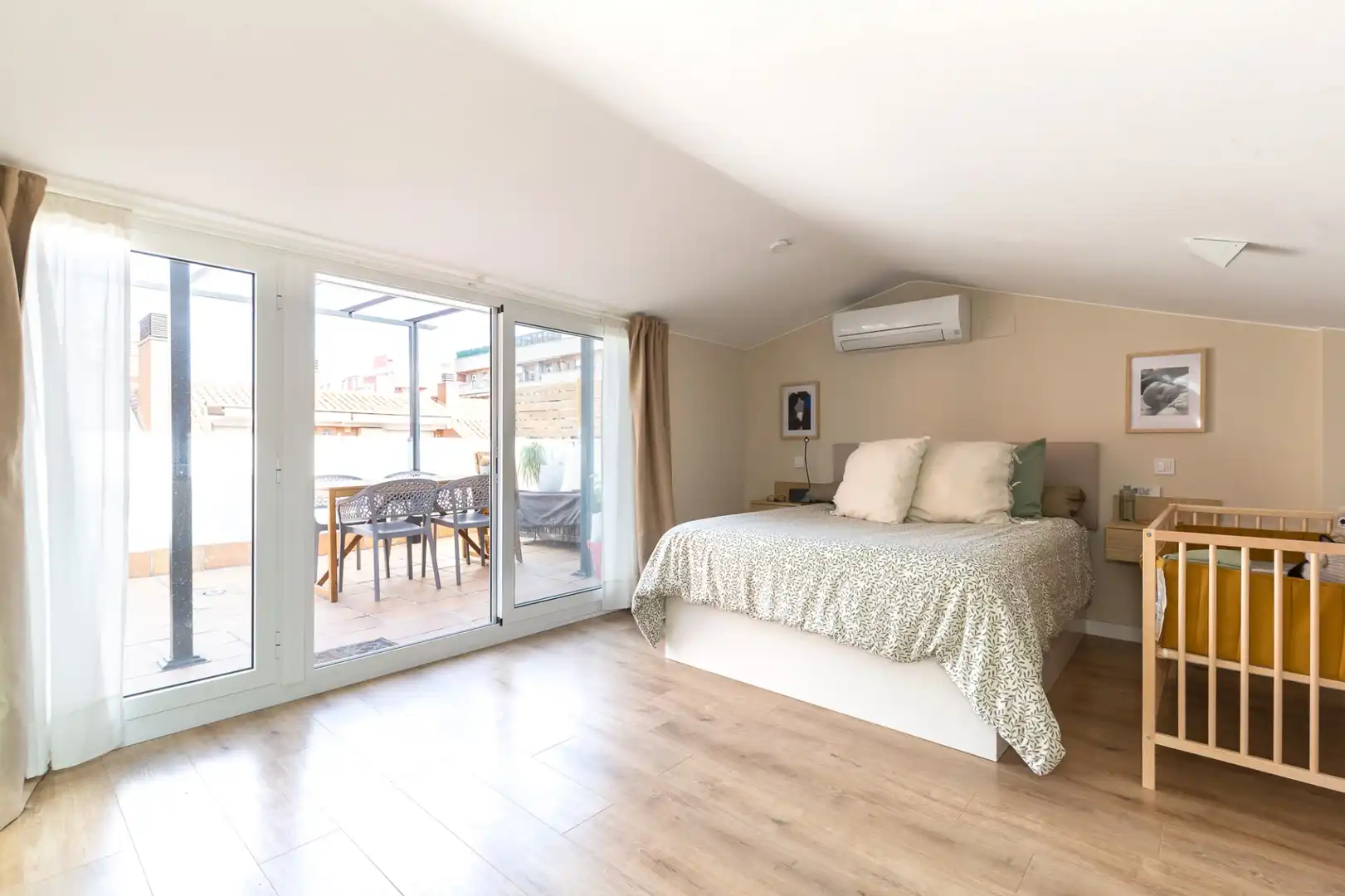 Habitación de Ático en venta en Rubí con Aire acondicionado, Calefacción y Terraza