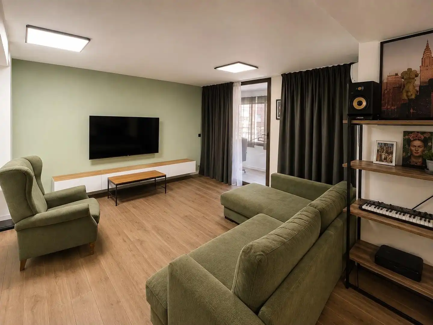 Living room of Flat for sale in Valencia  with Heating, Furnished and Balcony