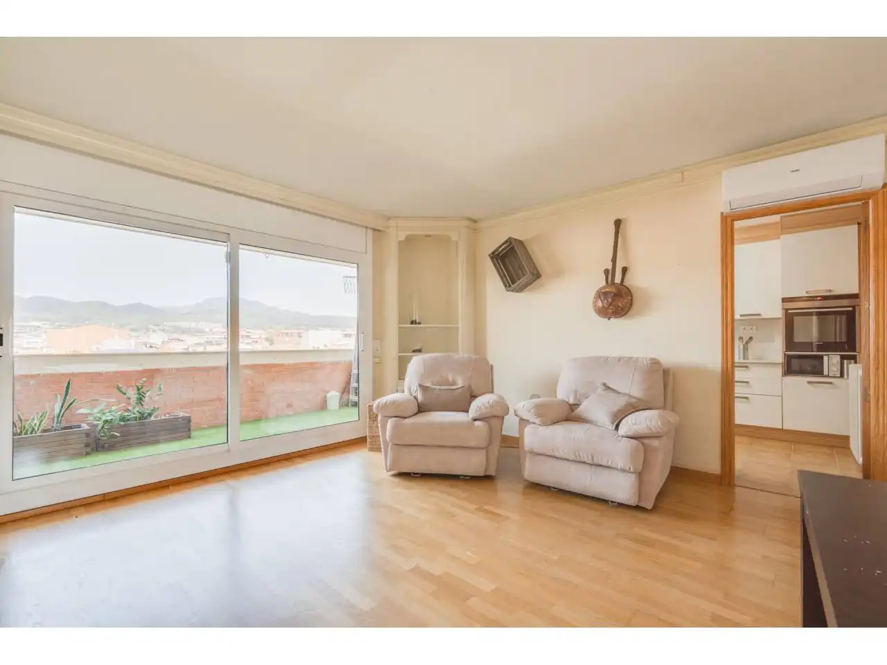 Living room of Duplexes for sale in Terrassa  with Heating, Parquet flooring and Terrace